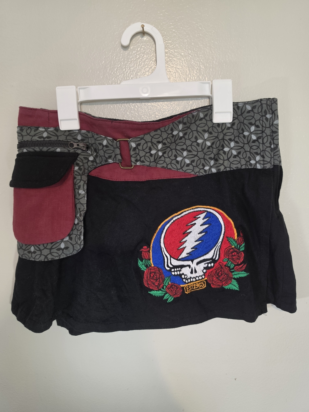 Grateful Dead Embroidered Stealie  Skirt With Pouch